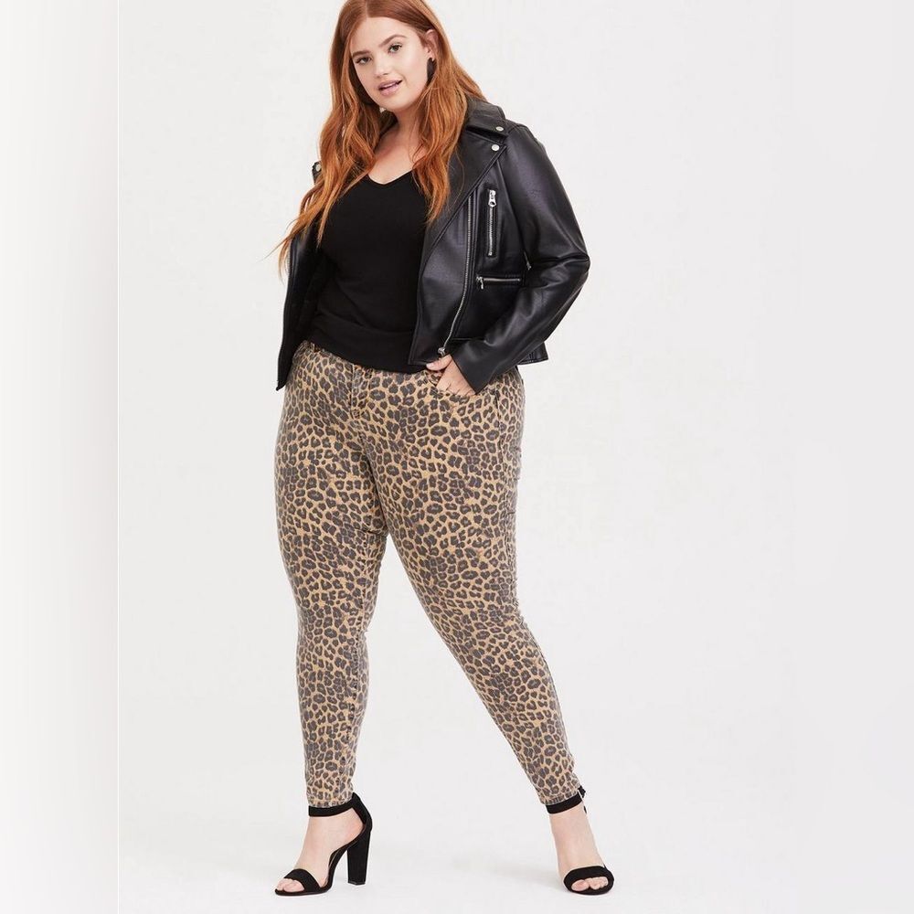 Torrid NWT Leopard Print Jegging 16R | High Stret… - image 1